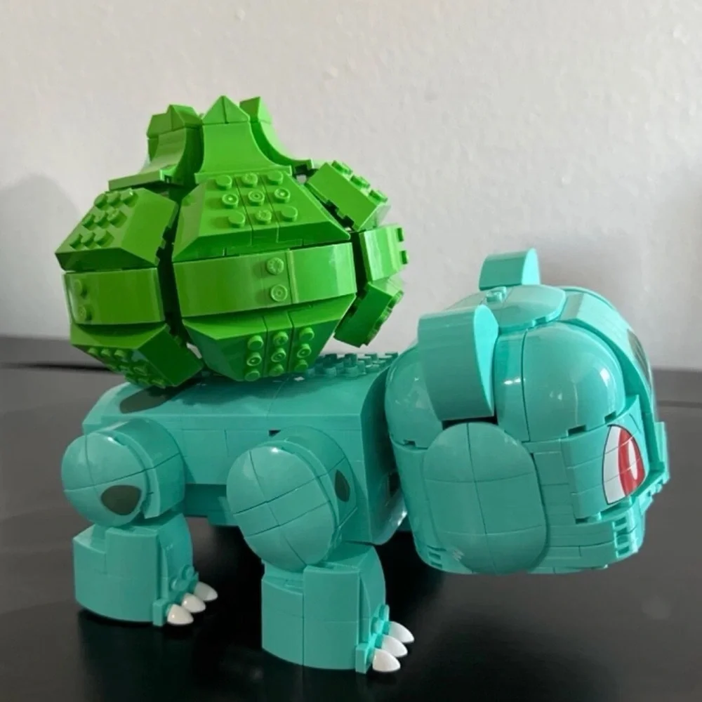 Mega Pokémon Bulbasaur Building toy kit with 1 action Figure-789 pcs